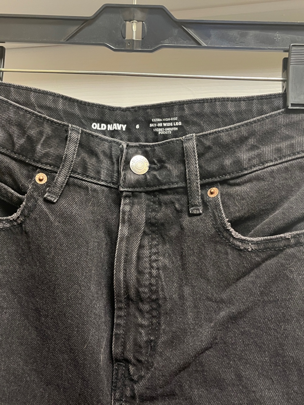 NWT Size 6 Women’s Old Navy Sky-Hi Wide Leg Black Relaxed Jeans
